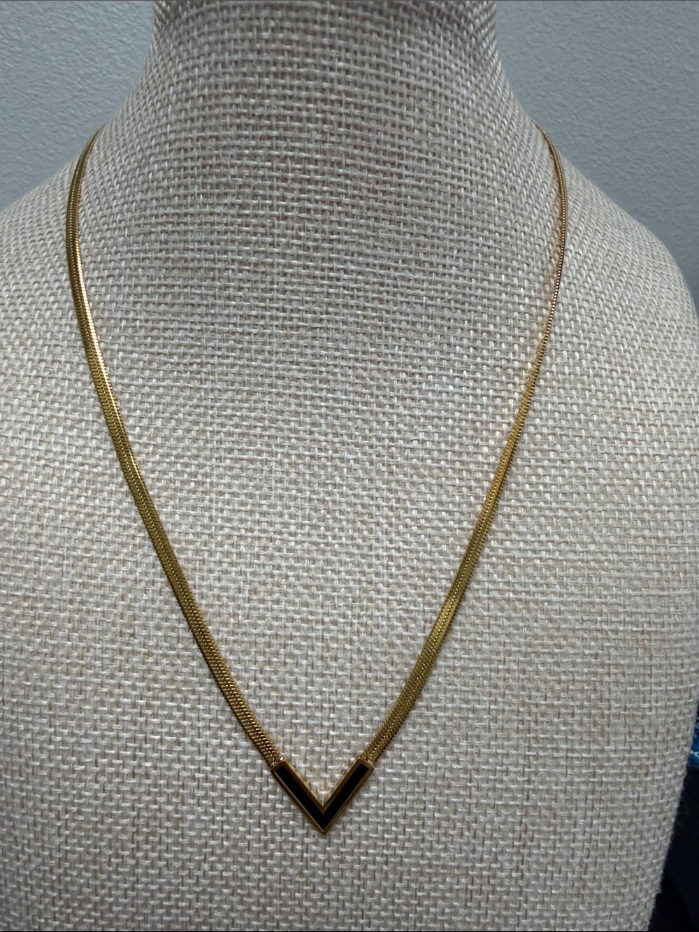 Gold V-Shape Pendant Necklace - Women Jewelry